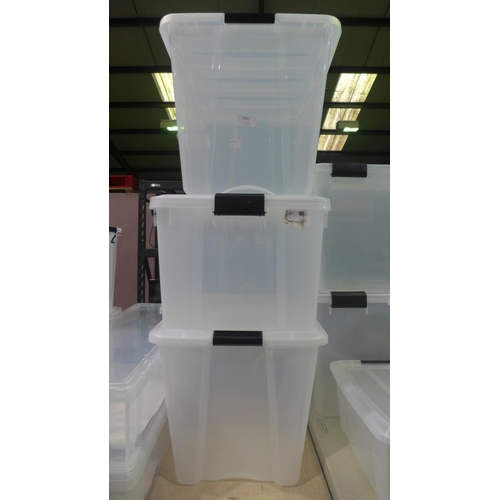 3342 - 3 medium storage containers with lids