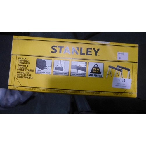 3351 - Stanley twin fold up sawhorse (Slighty damaged)