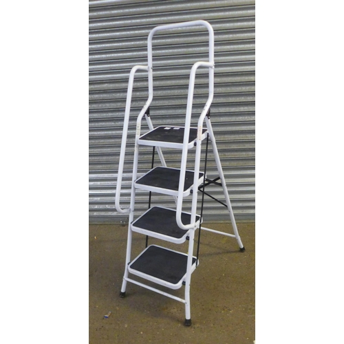 2230 - A coopers 4 step safety ladder