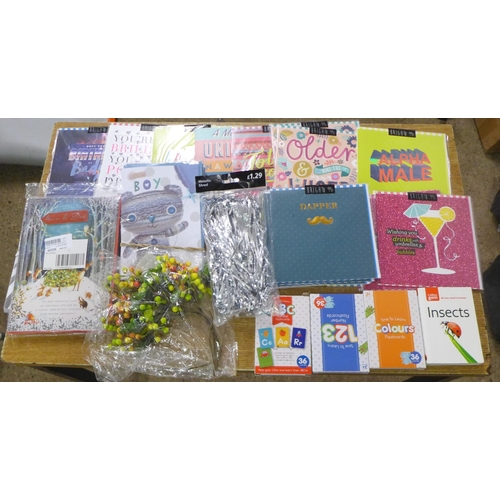 2305 - A bag of assorted greetings cards