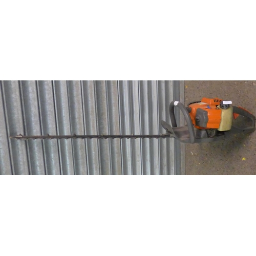 2314 - A Husqvarna 325 HD75 petrol hedge cutter