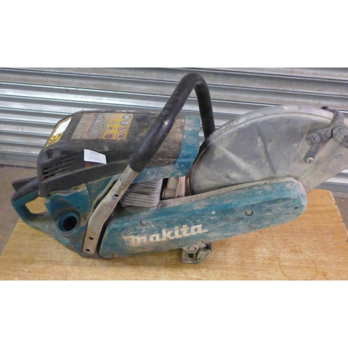 2316 - A Makita EK6100 2-stroke petrol disc cutter/stone saw