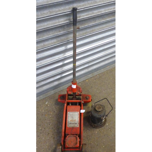 2322 - A Winner 1½ ton trolley jack with handle and a Torin 10 ton bottle jack