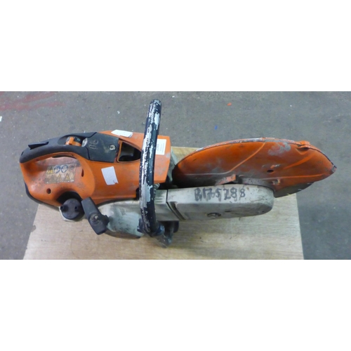 2349 - A Stihl ST410 petrol driven stone cut off saw