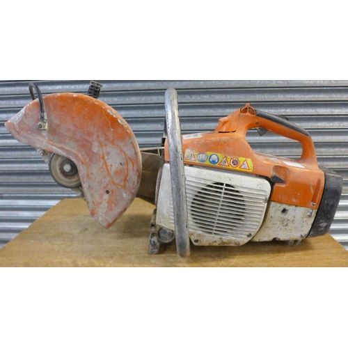 2353 - A Stihl TS400 2-stroke petrol cut off saw