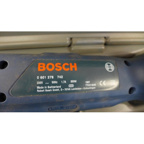 2035 - A Bosch 230v 350w belt sander