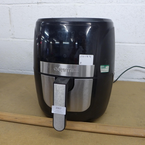 2067 - A Gourmia 240v air fryer - model no. GAF698