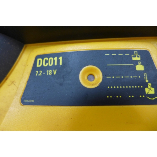 2068 - A Dewalt (DC011) 240v site radio