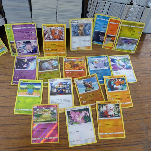 2076 - A collection of more than 4500 assorted Pokémon cards and other collectable cards