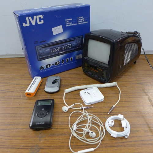 2103 - A Pure Move 2500 radio, a JVC car radio 45WX4 (KDGIII) and a pine 4