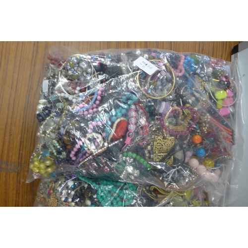 2111 - A large quantity of costume jewellery