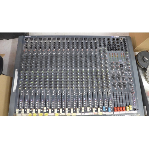 2121 - A Spirit by Soundcraft FX16 RW5221 Folio stereo mixer