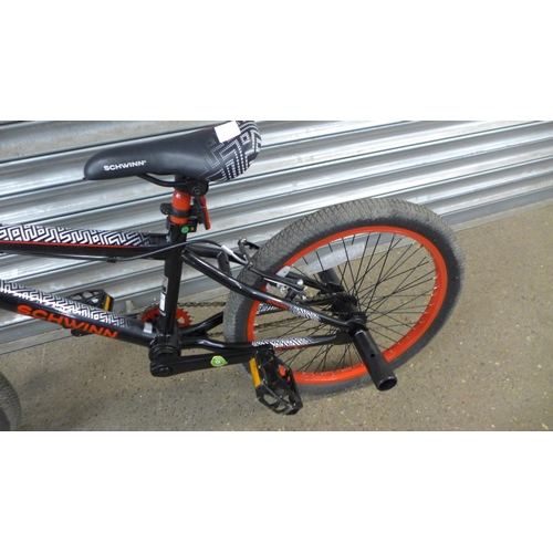 2166 - A Schwinn Status BMX with front and back stunt pegs and a Gyro handlebar stem - Police repossession