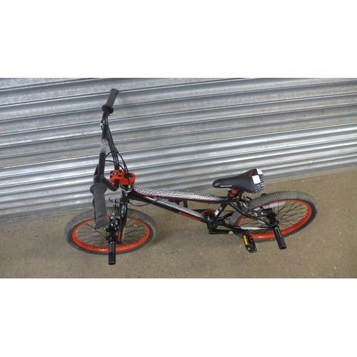 2166 - A Schwinn Status BMX with front and back stunt pegs and a Gyro handlebar stem - Police repossession