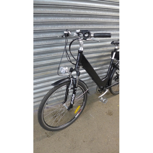 2170 - A classic step through frame electric bike with Capa T7 RST front suspension forks, battery, keys an... 