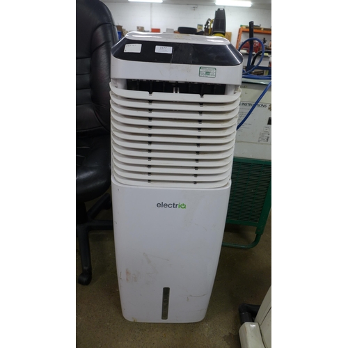 2177 - An Electriq Slim30i 240v air cooler