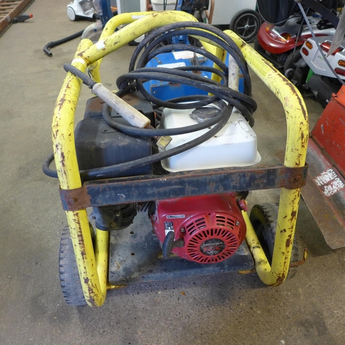 2181 - An industrial petrol driven pressure washer with a Honda GX200 petrol engine