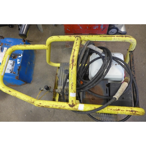 2181 - An industrial petrol driven pressure washer with a Honda GX200 petrol engine