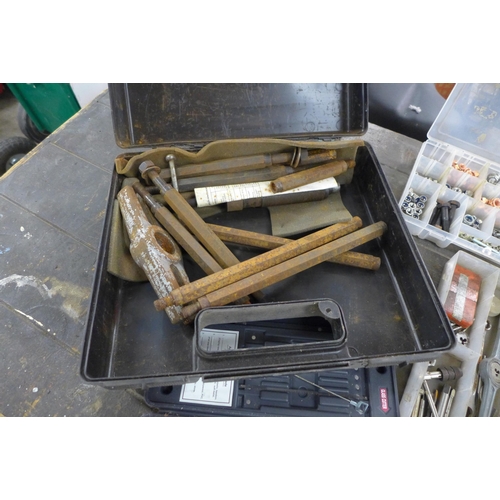 2189 - A quantity of workshop items including consumables such as nuts and bolts, rivets, drill bits, etc. ... 