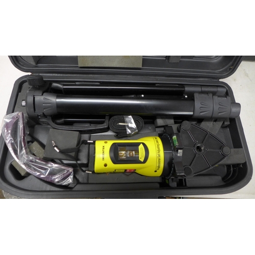 2198 - An Inventek professional self-adjusting laser level kit (LD-Sl02)