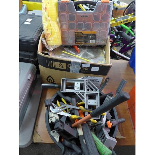 2202 - A quantity of assorted hand tools including hammers, spirit levels, torque wrench, clamps, clips, pi... 