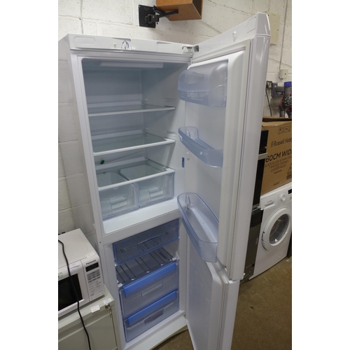 2221 - An Indesit 50/50 fridge freezer (BAAN 134)