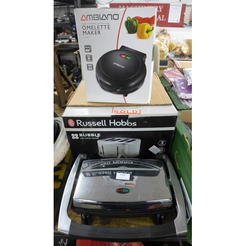 2392 - A Russell Hobbs 4-slice toaster, an omelette maker, a Tefal 5-speed food mixer and a Breville grill