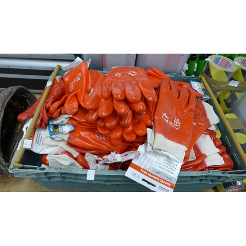 2413 - Approx. 85 pairs of size 10 red PVC coated knitwrist gloves