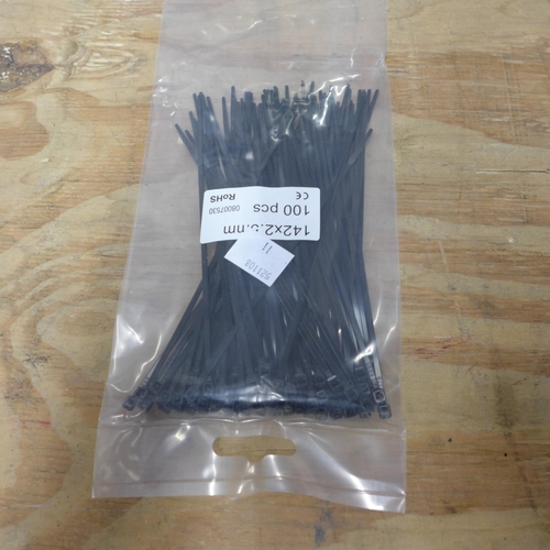 2416 - 90 x 100 black cable ties (142 x 2.5)