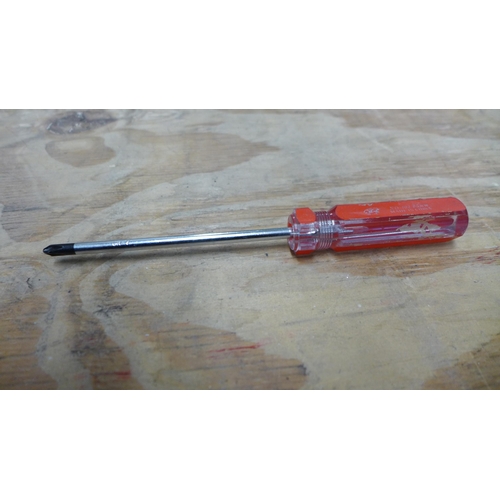 2419 - 40 Red handled screwdrivers