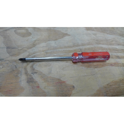 2420 - 40 Red handled screwdrivers