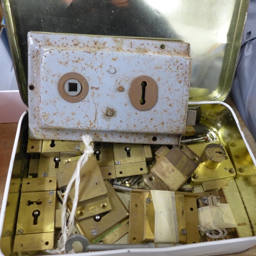 2423 - A box of 15 cabinet locks and one mortice lock