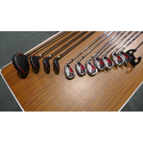 3301 - Macgregor Dct4000 Golf Set , Original RRP £249.99 + VAT (315-285) *This lot is subject to VAT