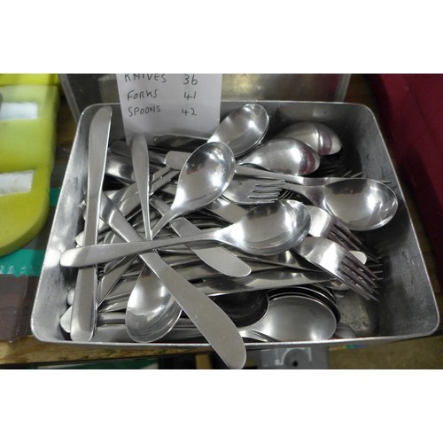 2374 - A mess tin of knives, forks and spoons