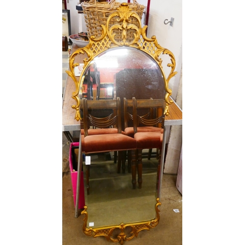 325 - A gilt framed mirror