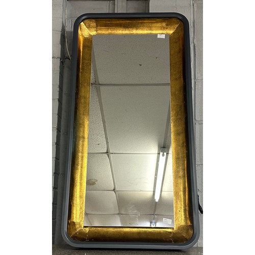 1468 - A large illuminated USB charging wall mirror