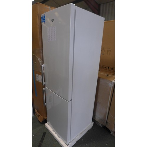 3084 - Beko 60/40 white fridge/freezer - model CSP3685W - (AP.FF.BEK.001) - boxed/sealed * this lot is subj... 