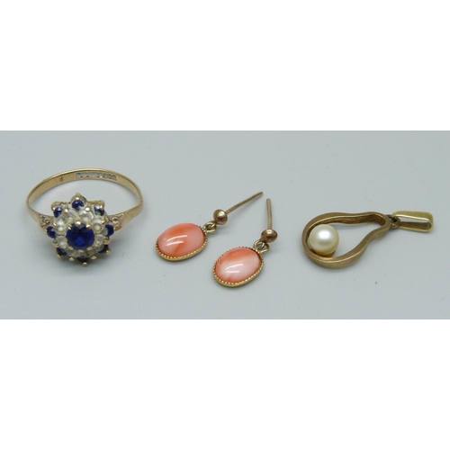 1005 - A 9ct gold and stone set ring, a pair of 9ct gold earrings and a 9ct gold and pearl pendant, total w... 