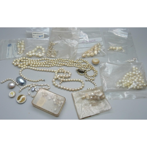 1057 - Cultured and freshwater Mabé pearls