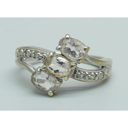 1066 - A 9ct white gold and white stone ring, 3.5g, M/N