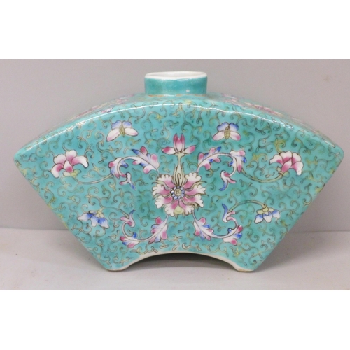 621 - A 19th Century Chinese vase, turquoise ground, 16.5cm wide