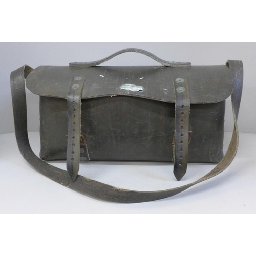 646 - A British Railways leather bag