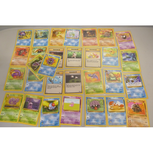 651 - 30 Fossil Set vintage Pokemon cards