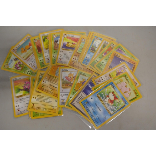 658 - 30 Jungle Set vintage Pokemon cards