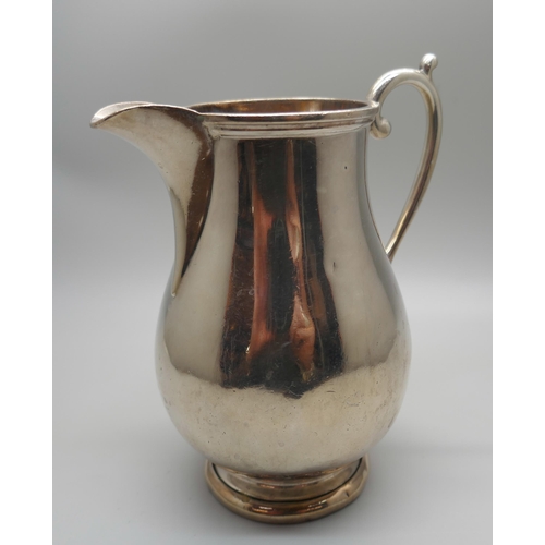 826 - A heavy silver beer jug, Goldsmiths & Silversmiths, London 1922, 222g