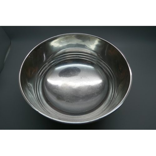 835 - A Walker & Hall silver Art Deco bowl, Sheffield 1948, 504g