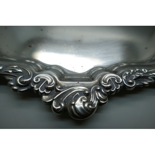 842 - A silver platter, Birmingham rubbed marks but registered mark 376416, 801g