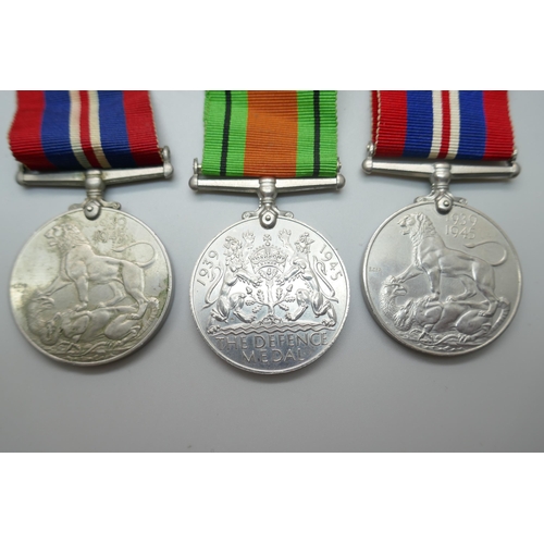 848 - Six WWII medals