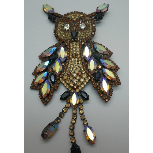 892 - A large vintage Butler & Wilson rhinestone and crystal owl brooch in brown tones, a vintage Butler &... 