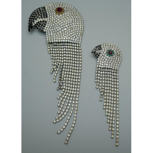 894 - A vintage Butler & Wilson large diamanté parrot head brooch with clear and black stones and chandeli... 